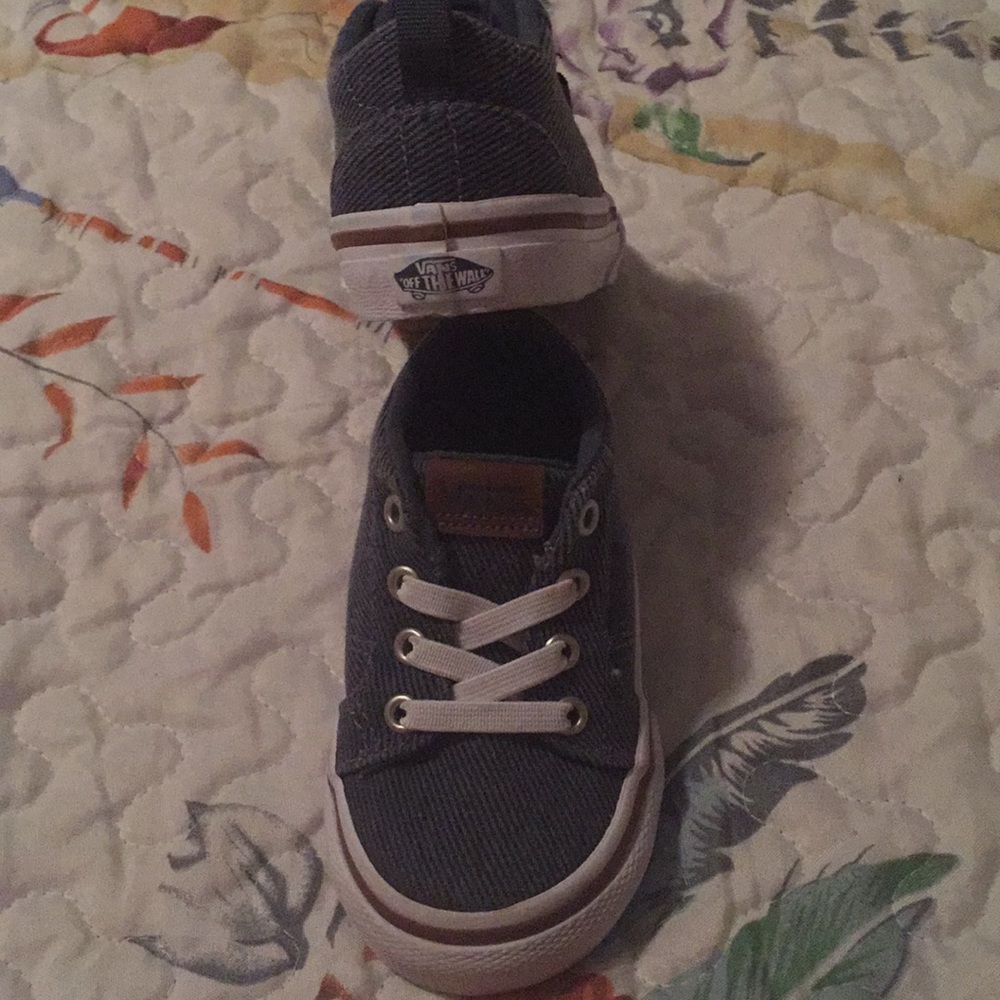 Vans - Picture 3 of 5